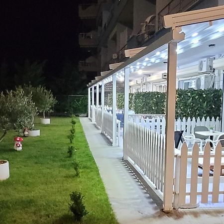 Suncoast Rooms Port Side Саранда Экстерьер фото