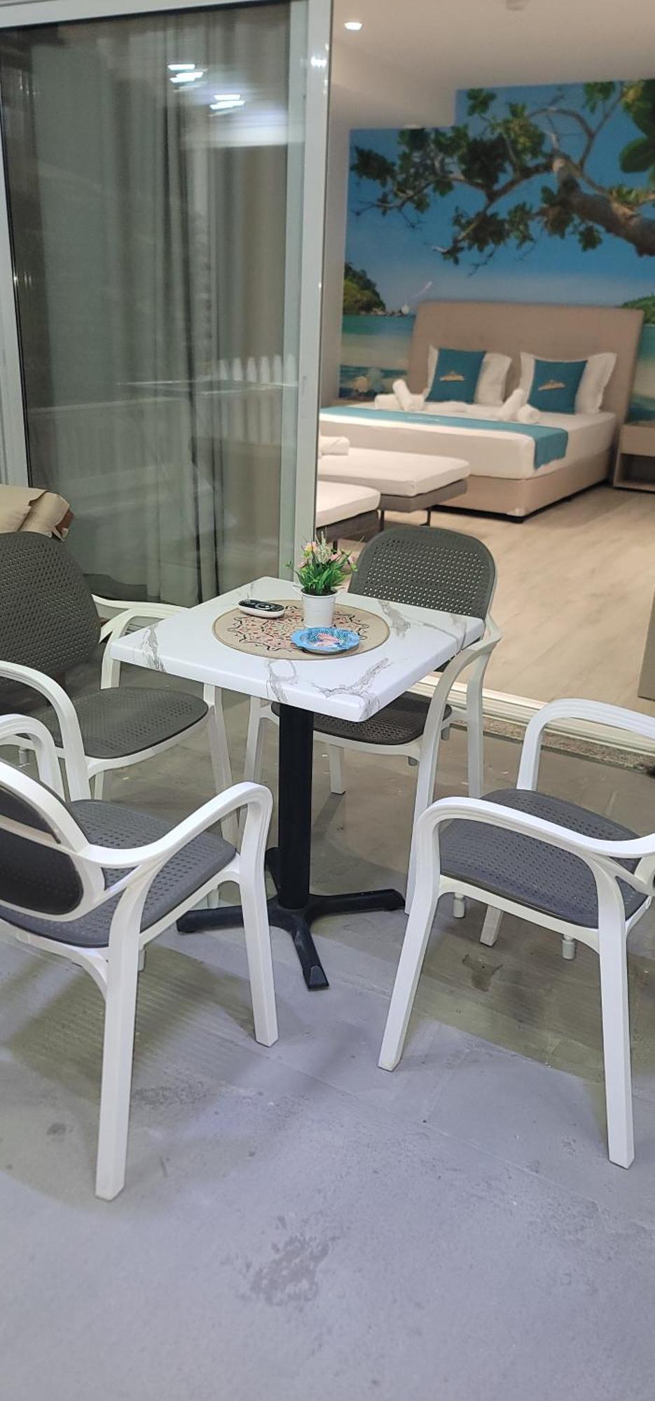 Suncoast Rooms Port Side Саранда Экстерьер фото